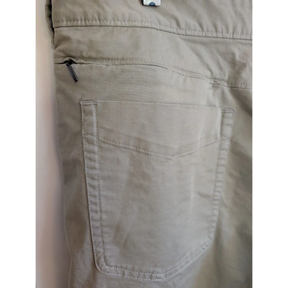 The North Face Khaki Shorts Men's 40 Tan Flat Front Gorpcore Hiking Outdoor Logo